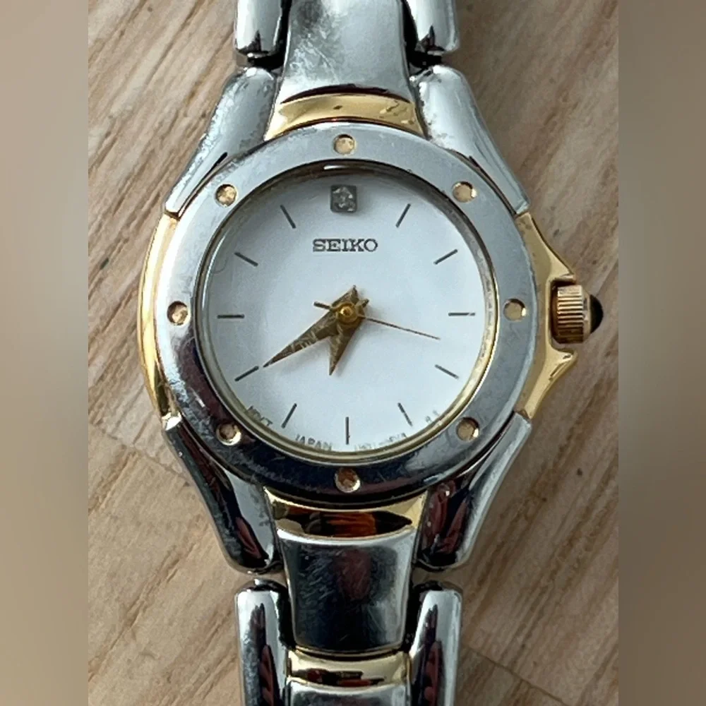 Seiko Vintage Luxury Ladies Diamond Watch Two-Tone Bracelet White Dial